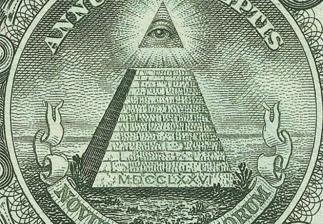 glaz-nad-piramidoj-na-dollare